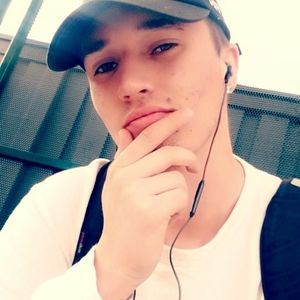 Meet your Posher, Drew